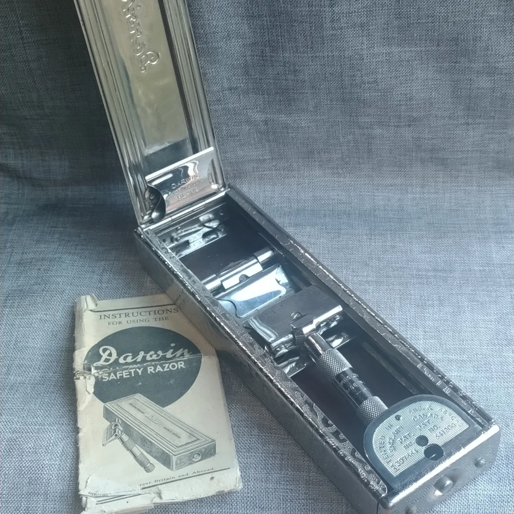 Darwin Hollow Ground Safety Razor - Picture 3 of 8